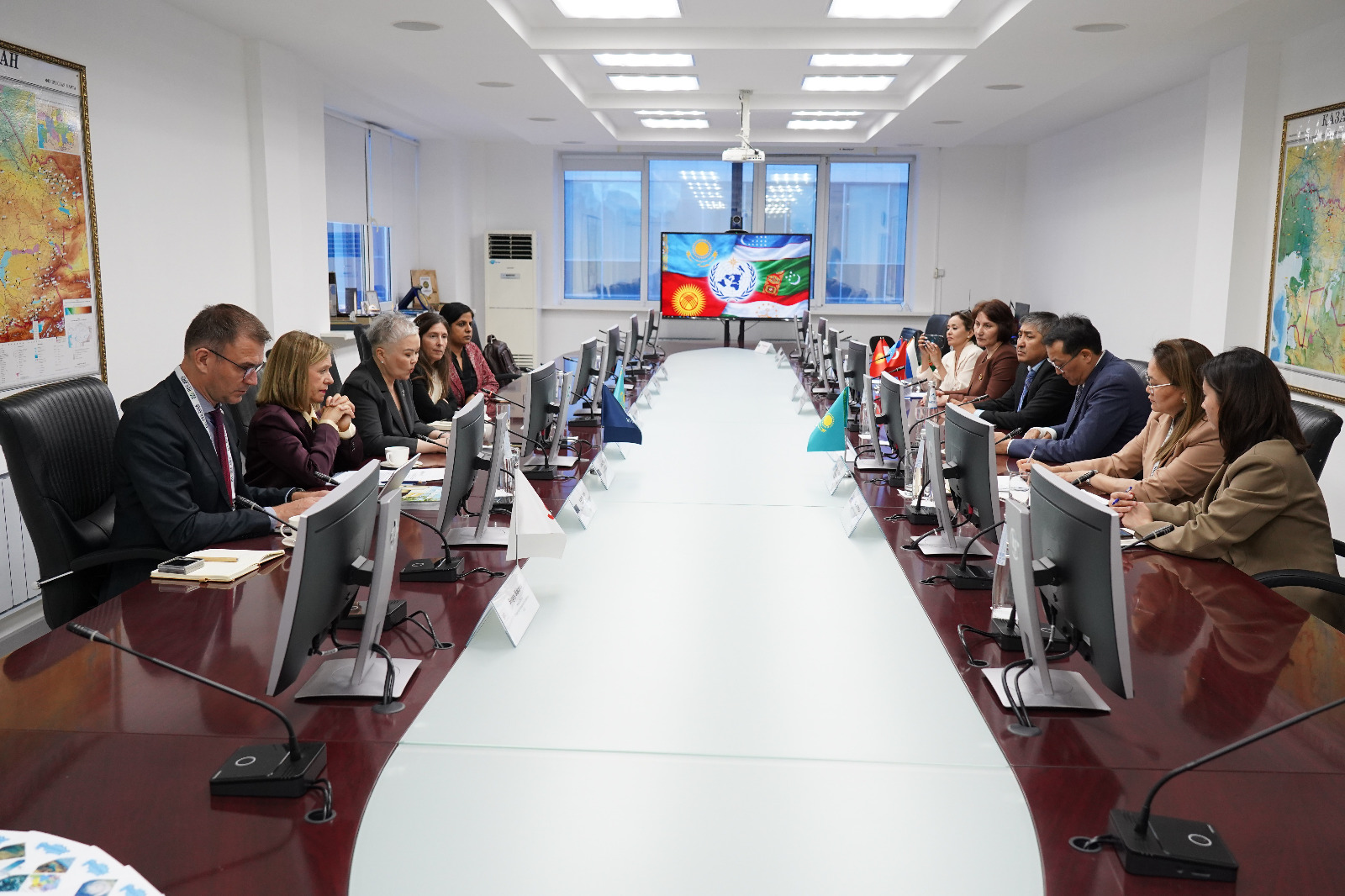 Danara Kizatovna Alimbayeva, Director General of Kazhydromet, held a bilateral meeting with Celeste Saulo, Secretary General of the World Meteorological Organization